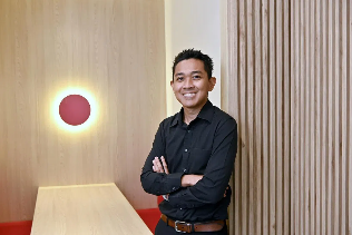 Nasrudin Salim, press photograph